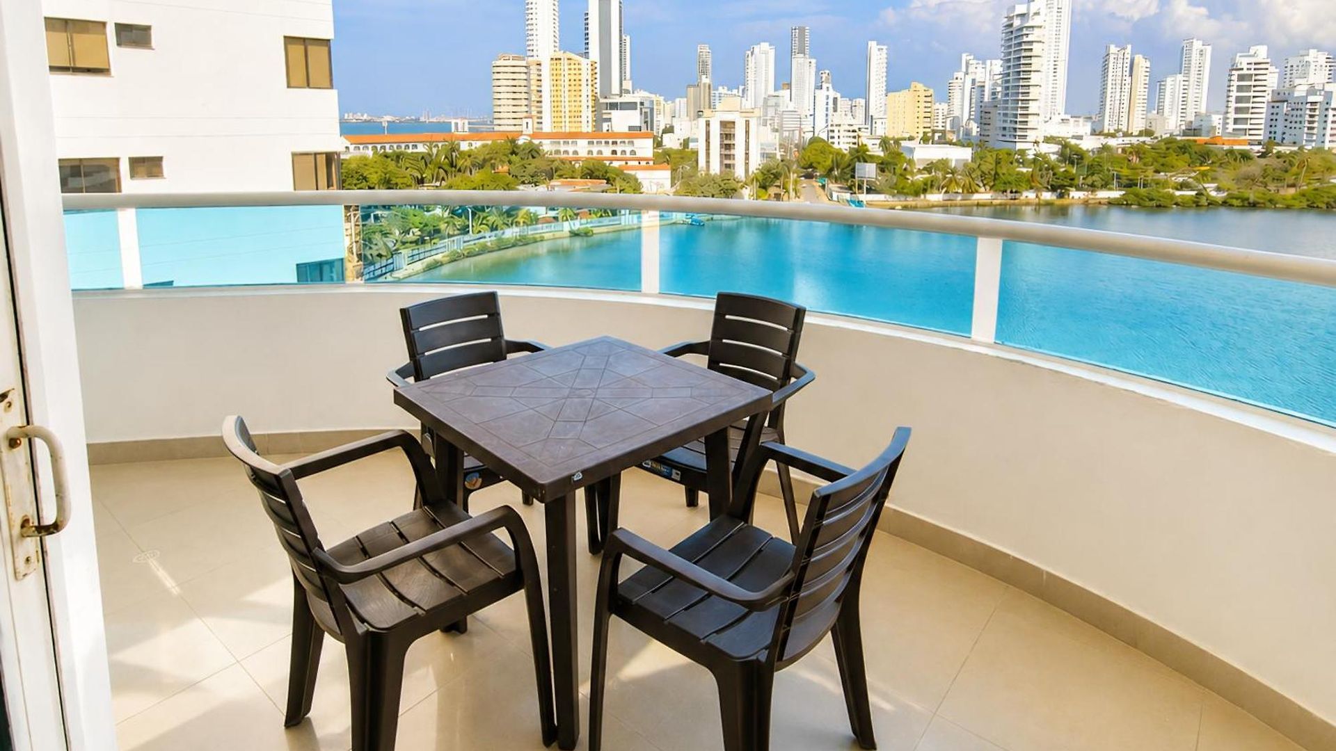 Torres Del Pegasus Group Apartamento