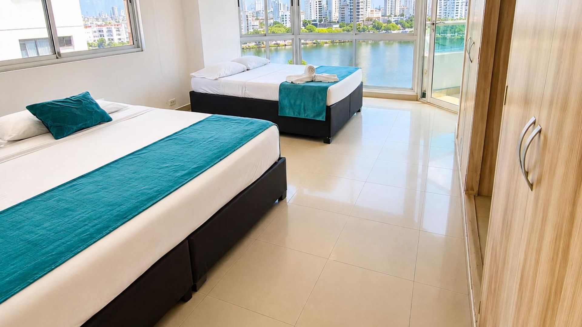 Torres Del Pegasus Group Apartamento